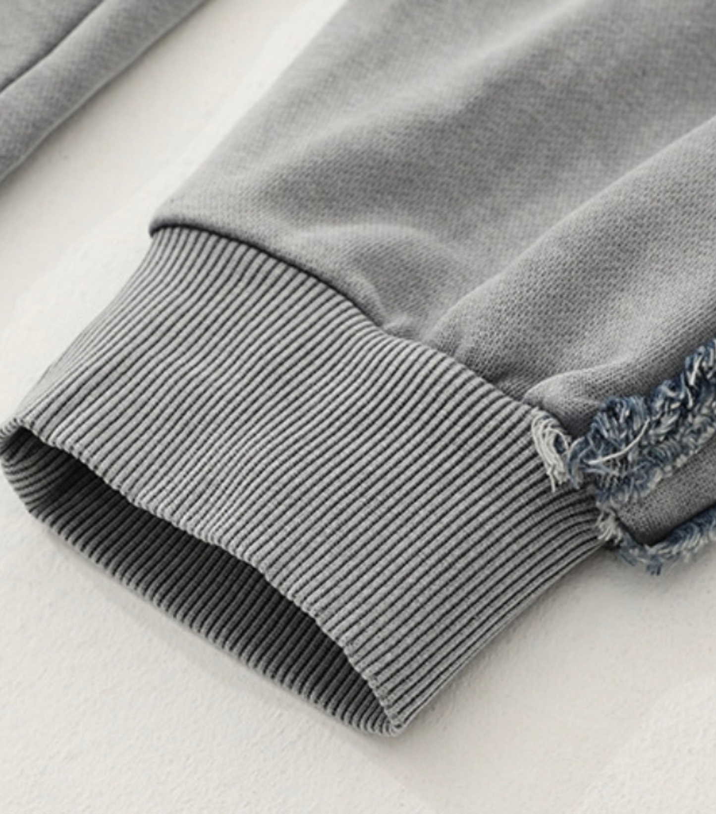 URBAN RETRO SWEATSHIRT