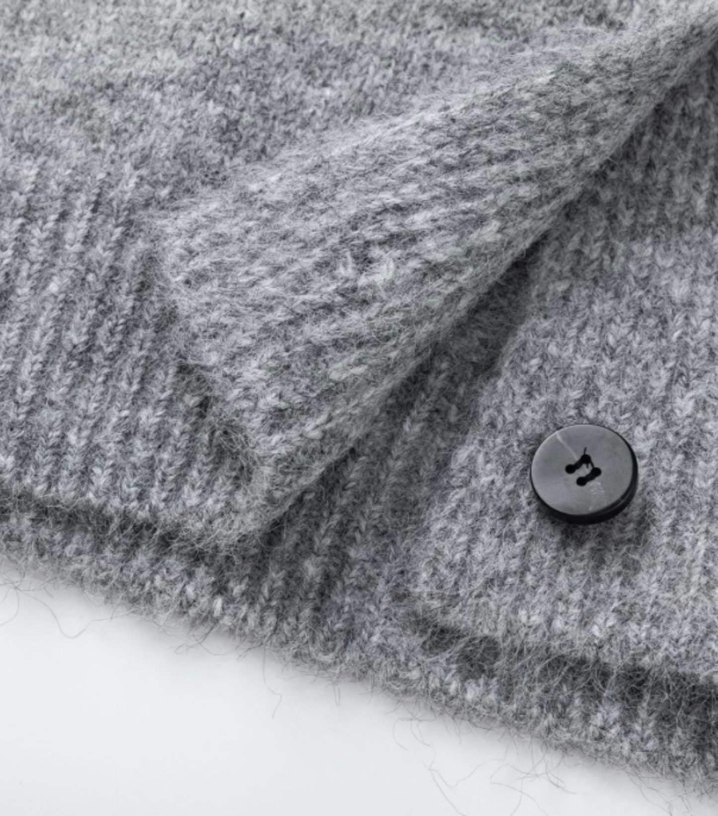 MINIMALIST KNIT CARDIGAN